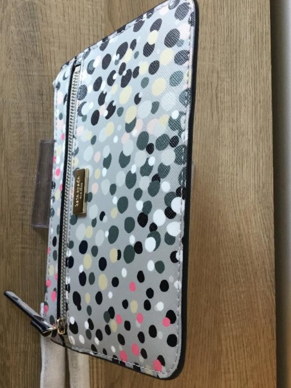 Kate Spade Shore Street Soiree Dot Grey Multi-Colored Wristlet NWT $178 - Picture 5 of 6